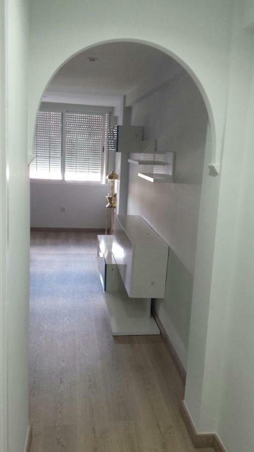 Apartamentos La Vaguada Suites マドリード エクステリア 写真